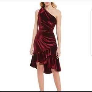 NWT Chelsea & Violet Red Velvet One
Shoulder Hi-Low Dress Sz S